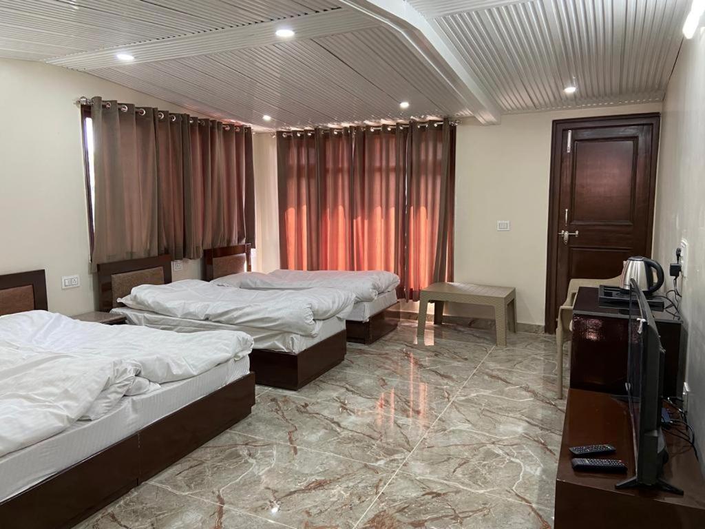 Dhanlaxmi Apartments Shimla Exterior foto